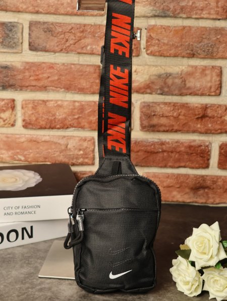 شنطة كتف NIKE.