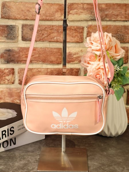شنطة كتف ADIDAS.