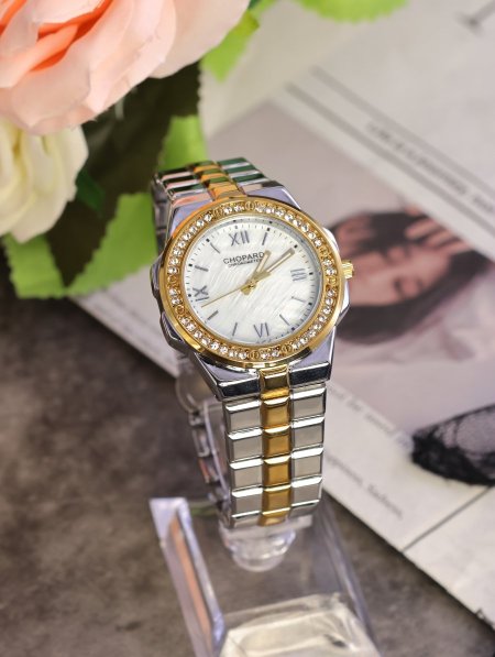 ساعة نسائية CHOPARD ماستر كوبي.
