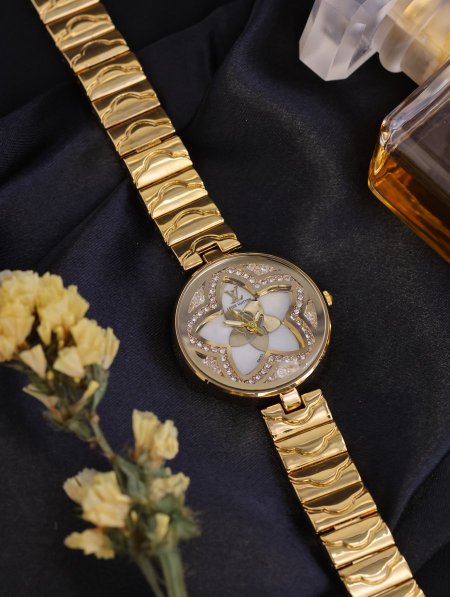 ساعة نسائية LOUIS VUITTON ماستر كوبي.