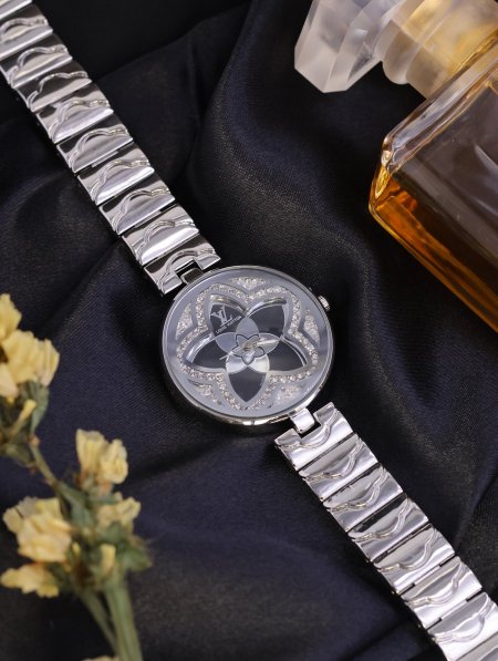 ساعة نسائية LOUIS VUITTON ماستر كوبي.