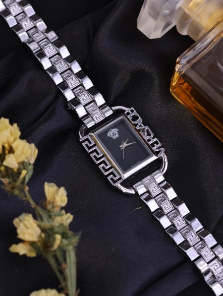 ساعة نسائية versace ماستر كوبي.