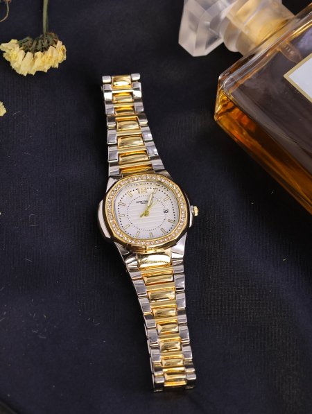 ساعة نسائية  patek philippe ماستر كوبي.