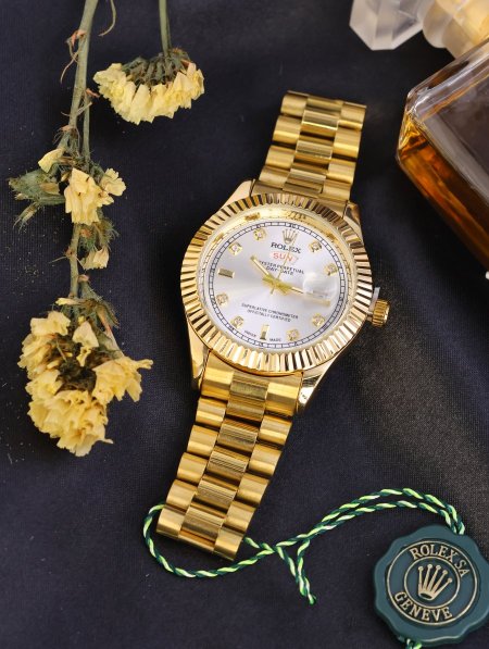 ساعة يد شبابية من ROLEX .