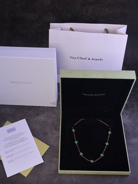 سنسال van cleef.