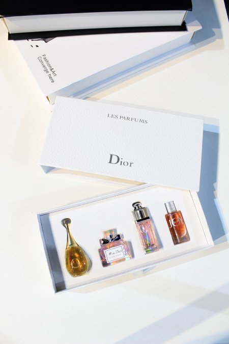 طقم عطر 4 علب من DIOR.