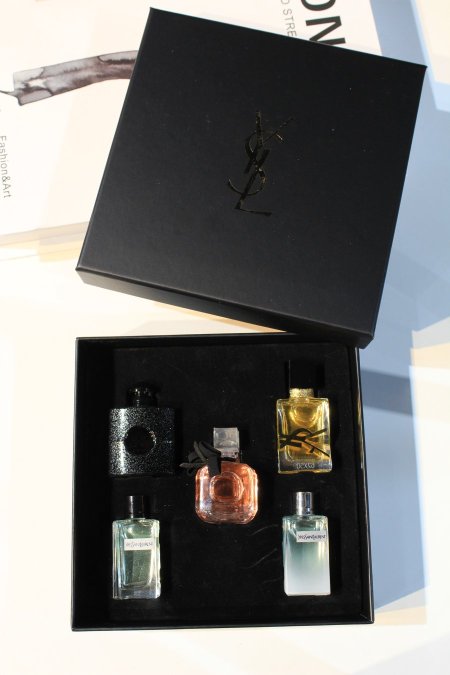 طقم عطر 5 علب من YVE SSAINT LAURANT.
