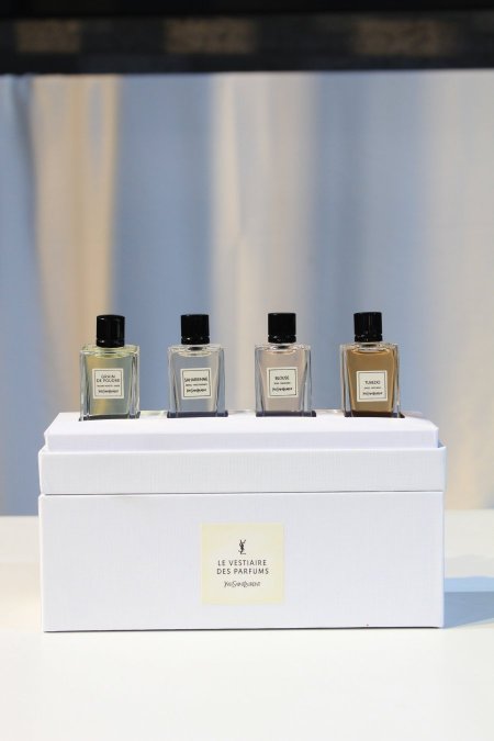 طقم عطر 4 علب من YVE SSAINT LAURANT.