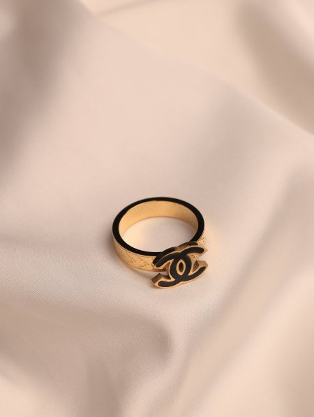 خاتم CHANEL ستانلس ستيل.