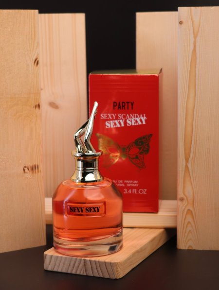 عطر (SEXY SCANDAL) سعة 100مل.