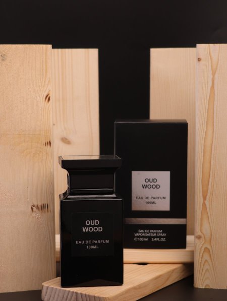 عطر (OUD WOOD) سعة 100 مل.