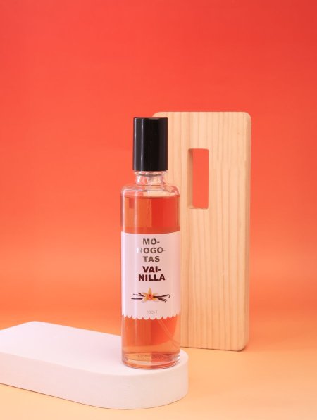 عطر شعر مميزة وفاخر برائحة الفانيلا.