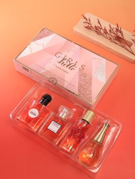 بكج عطور فاخر من GIRLS.
