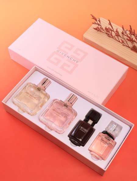بكج عطور فاخر من GIVENCHY.
