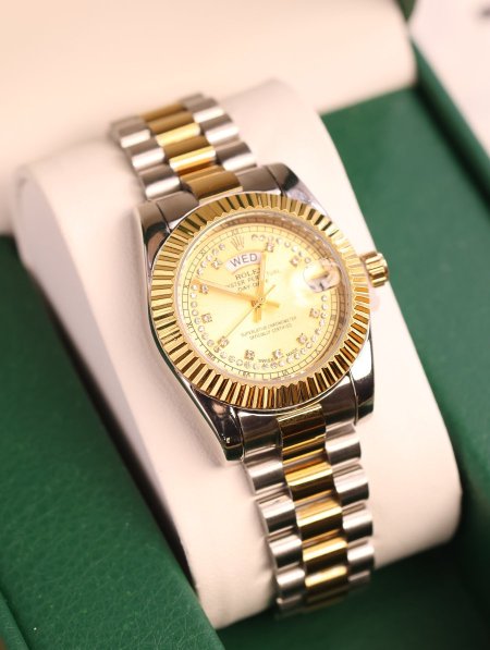 ساعة Rolex.