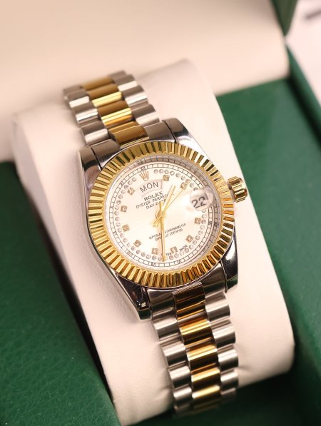 ساعة Rolex.
