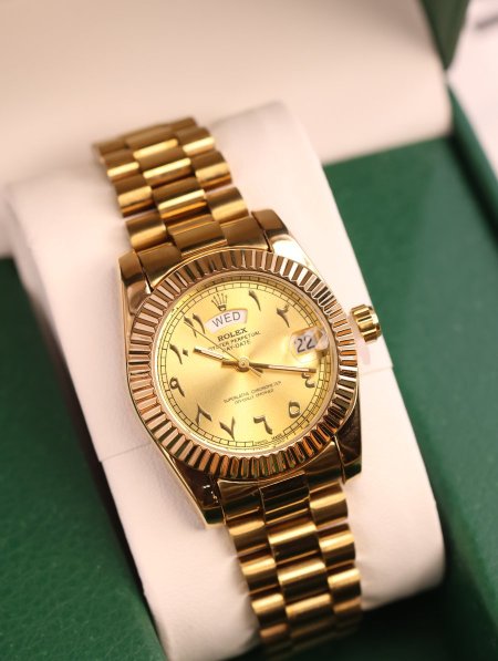 ساعة Rolex.