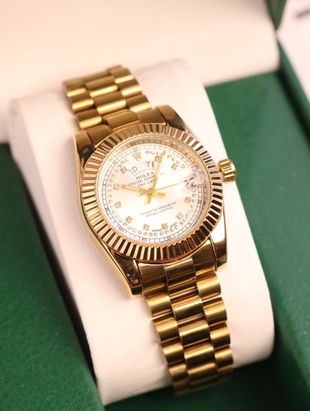 ساعة Rolex.
