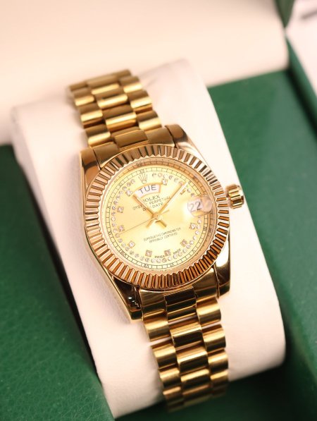 ساعة Rolex.