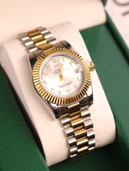 ساعة Rolex.