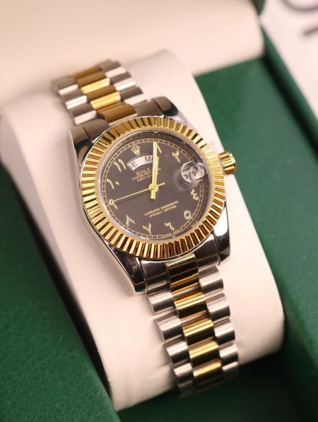 ساعة Rolex.