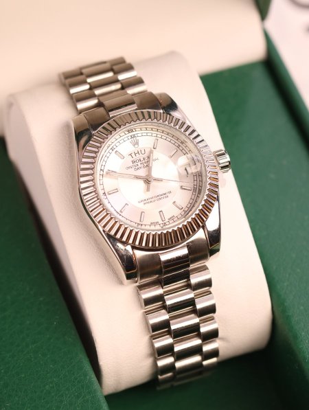 ساعة Rolex.