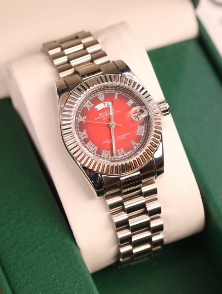 ساعة Rolex.