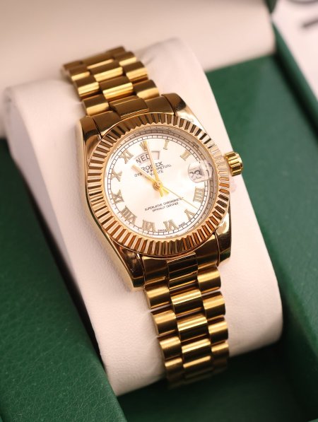 ساعة Rolex.