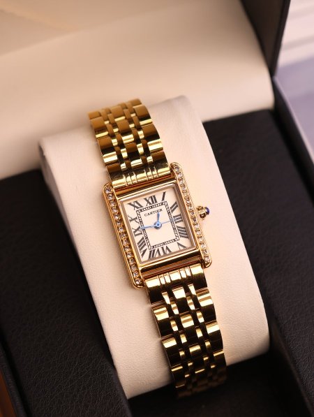 ساعة Cartier.