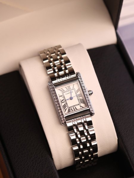 ساعة Cartier.