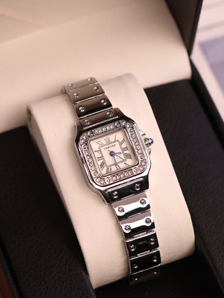 ساعة Cartier.