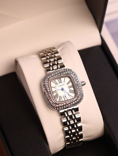 ساعة Cartier.