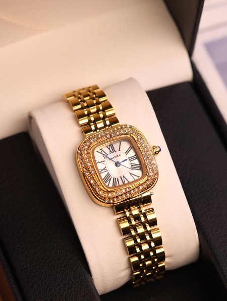 ساعة Cartier.