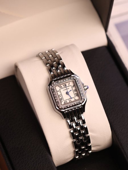ساعة Cartier.