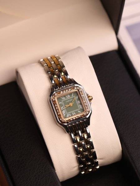 ساعة Cartier.