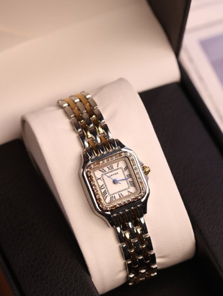 ساعة Cartier.