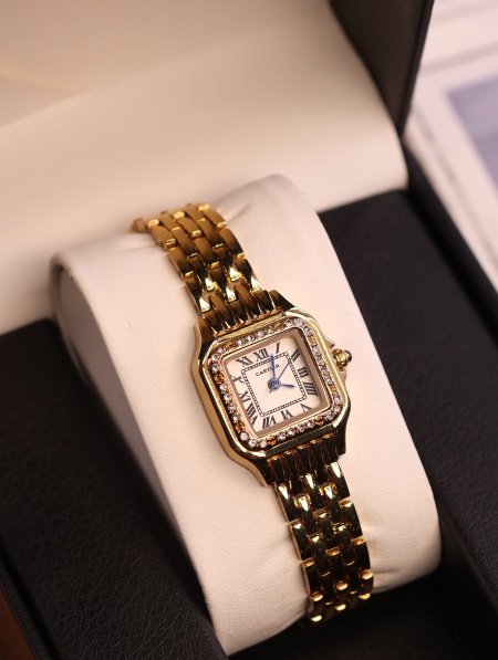 ساعة Cartier.
