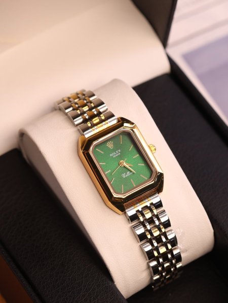 ساعة Rolex.