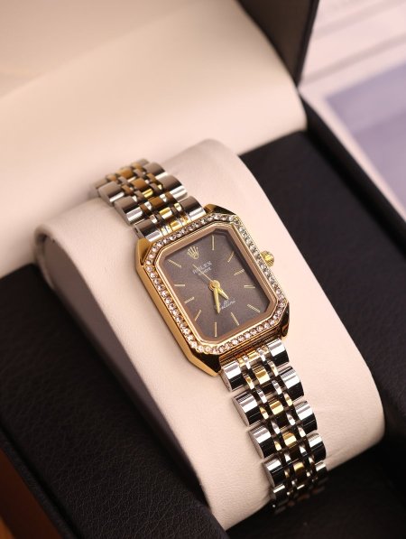 ساعة Rolex.