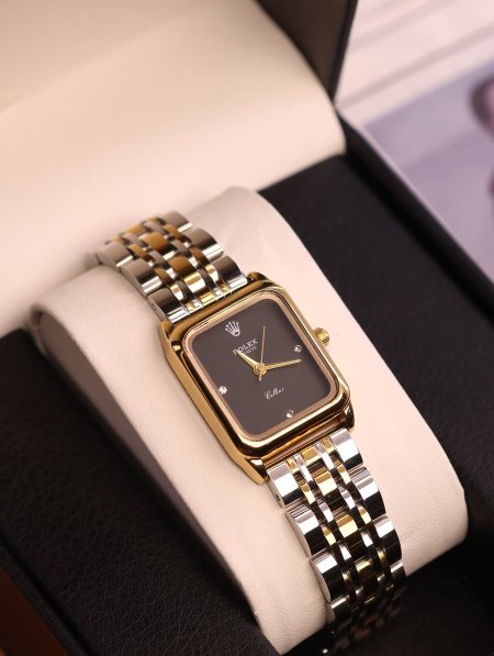 ساعة Rolex.