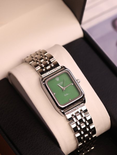 ساعة Rolex.