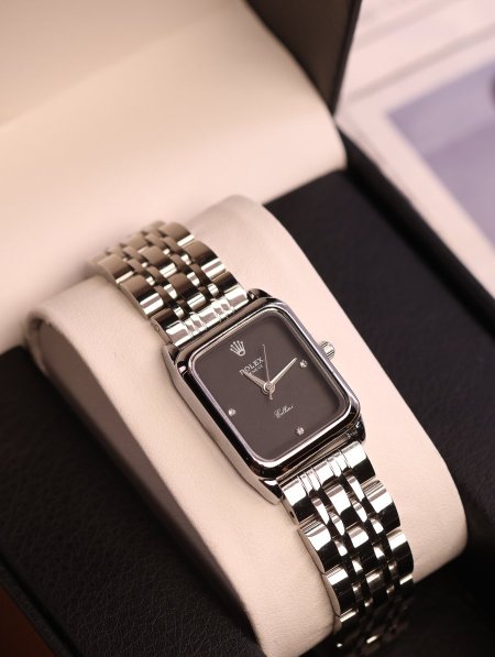 ساعة Rolex.