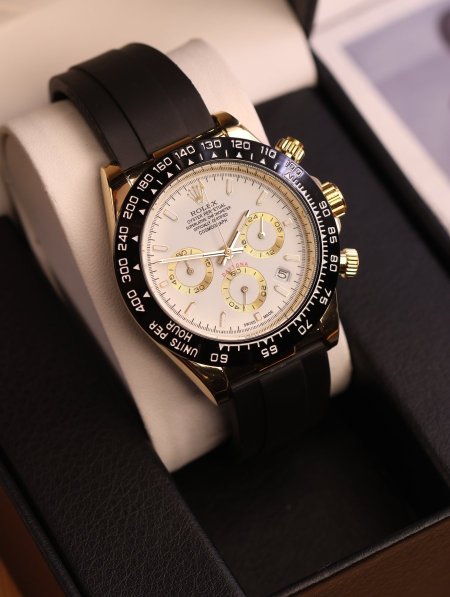 ساعة Rolex.