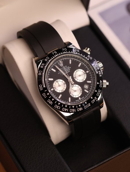 ساعة Rolex.