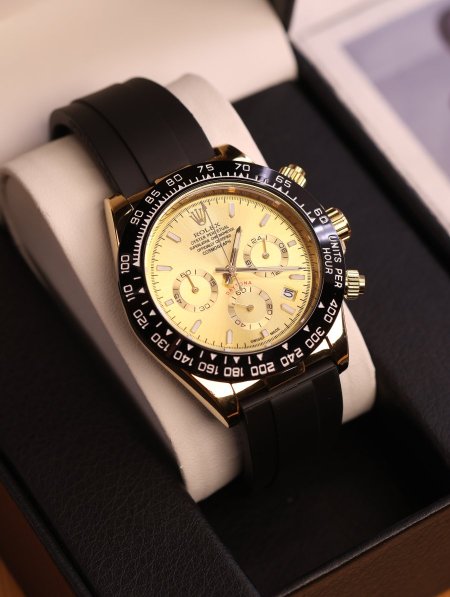 ساعة Rolex.