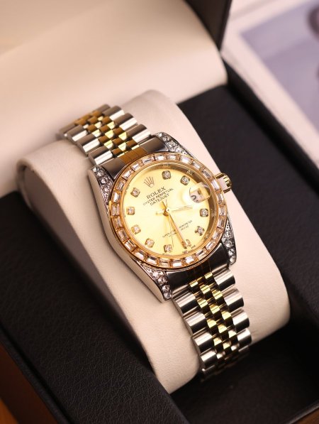 ساعة Rolex.