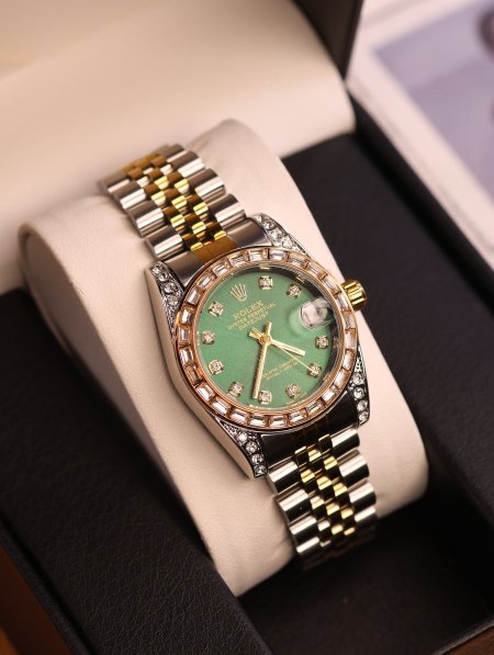 ساعة Rolex.