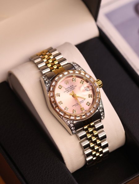 ساعة Rolex.