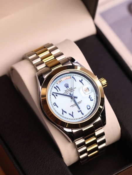 ساعة Rolex.