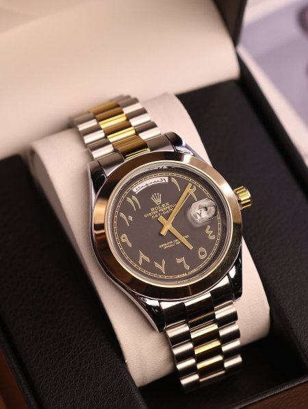 ساعة Rolex.